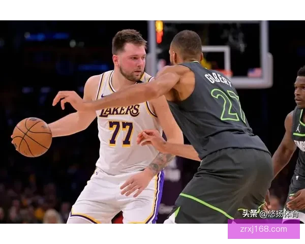 东契奇32分带伤鏖战三分绝平三不沾效率低迷遗憾吞里程悲